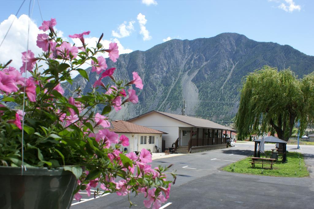 Keremeos Elks Motel מראה חיצוני תמונה